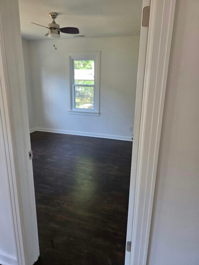 Building Photo - 506 W Catalpa St