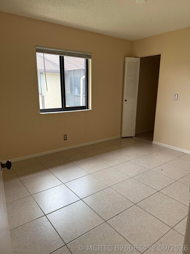 Building Photo - 211 Pine HOV Cir