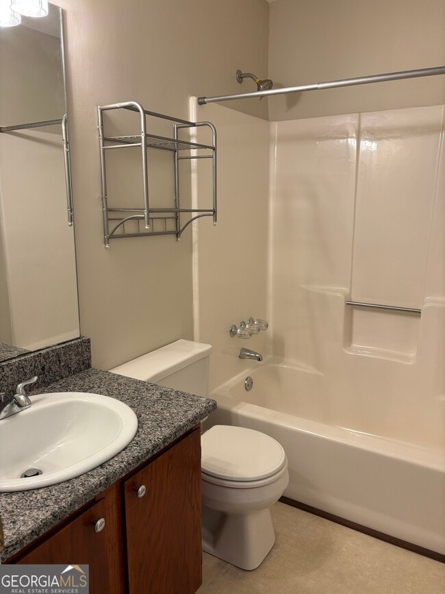 Building Photo - 332 Brooke Wood Dr