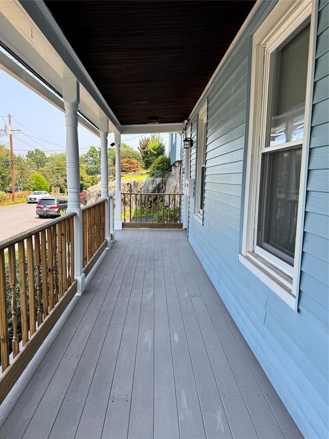 Building Photo - 1503 Rose Ln