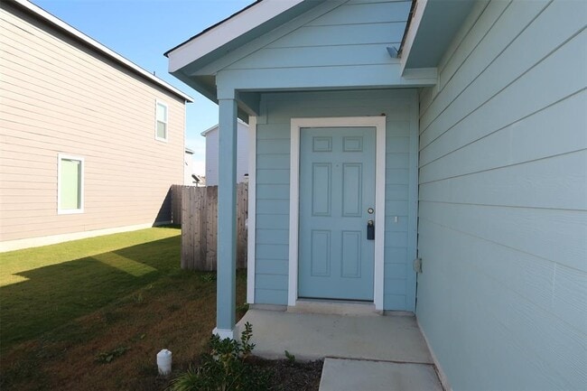 Building Photo - 716 Commander Abbott Dr