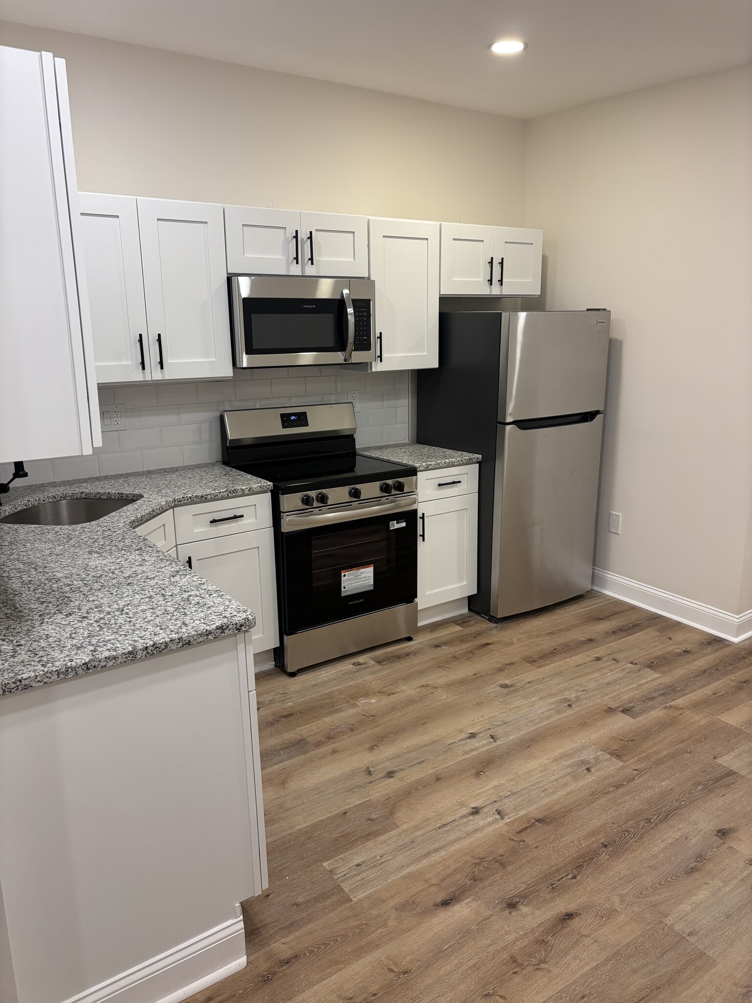 Building Photo - 137 W Washington Ln