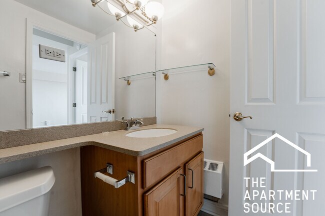 Building Photo - 4180 N Marine Dr