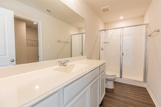 Building Photo - 6806 Prue Rd