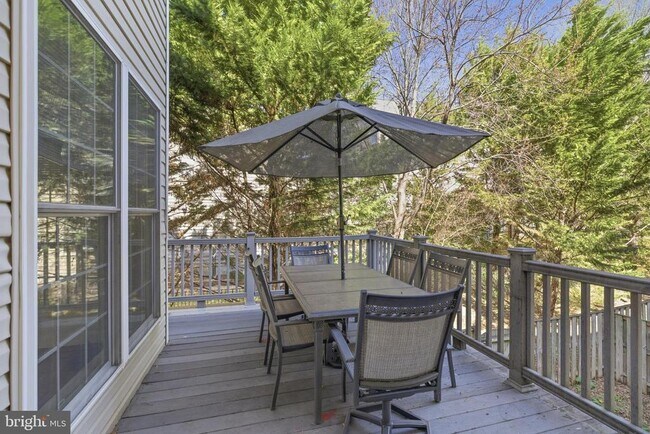 Building Photo - 9249 Laurel Ridge Crossing Rd