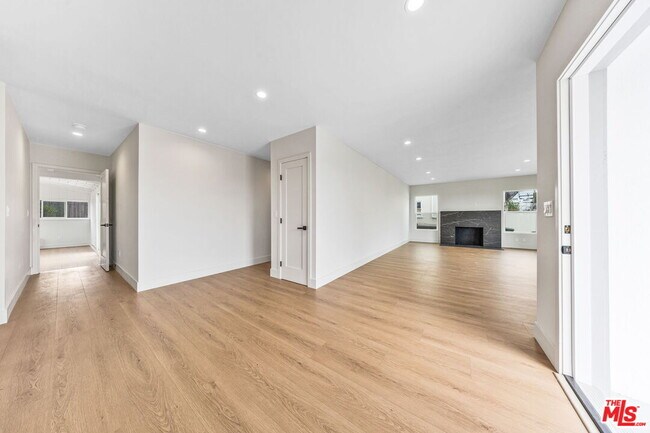 Building Photo - 5455 Harcross Dr