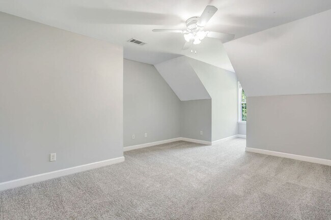 Building Photo - 829 Nease Rd