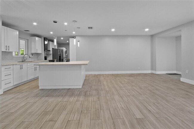 Building Photo - 16400 SW 100th Ct
