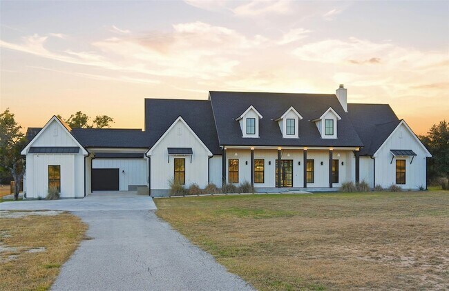 Building Photo - 23937 Oscar Rd