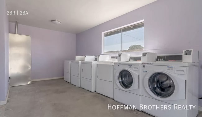 Building Photo - 3624 Dana St