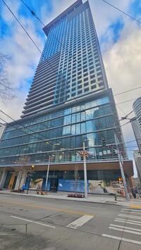 Building Photo - Sophisticated Designed Studio In Downtown ...