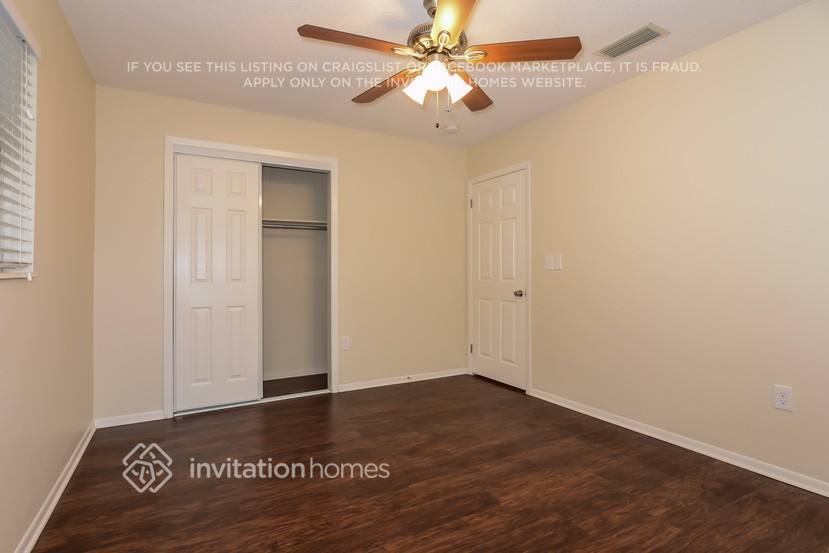 Building Photo - 3810 17th Ave Dr W