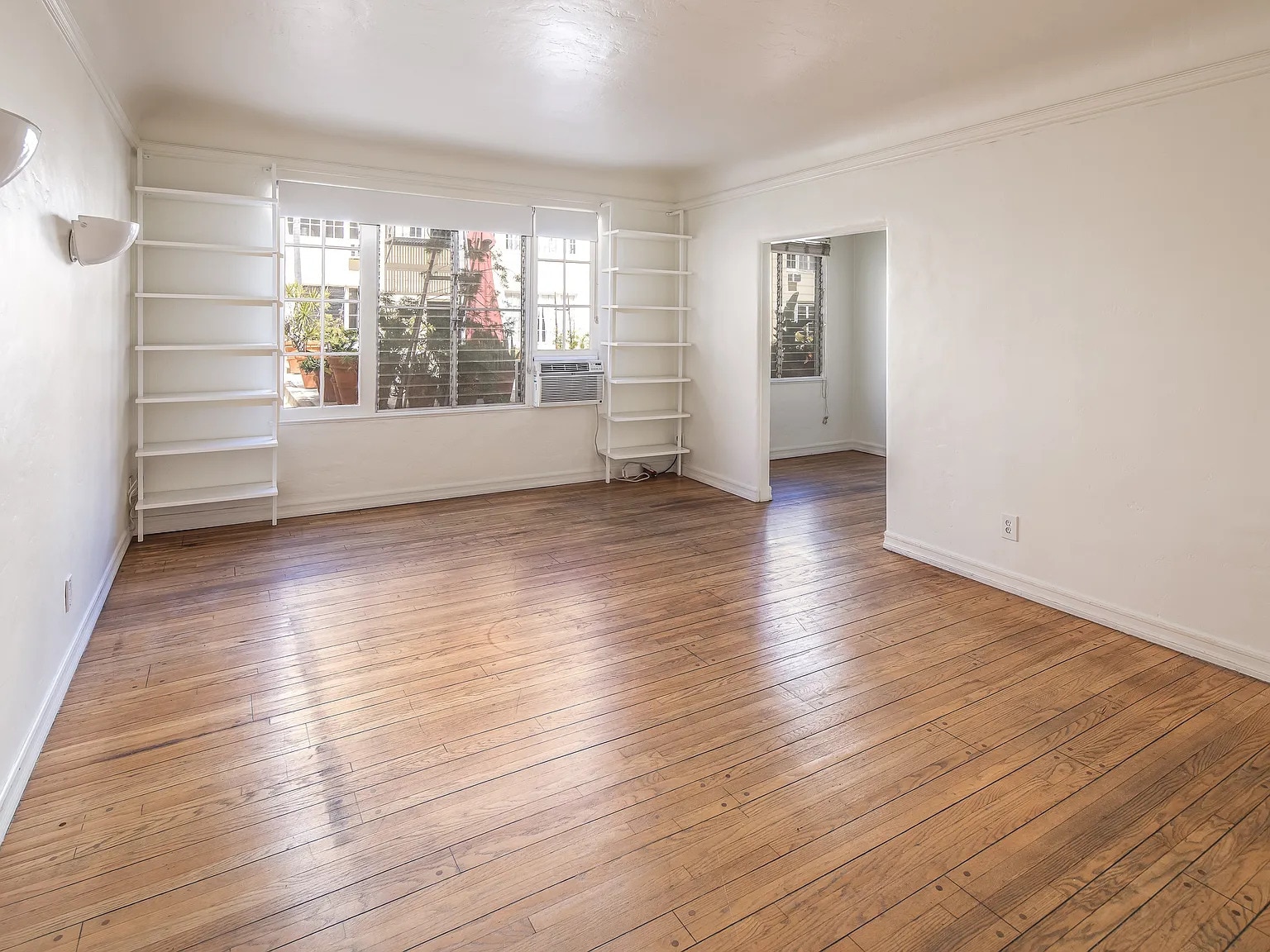 Building Photo - 1345 N Hayworth Ave