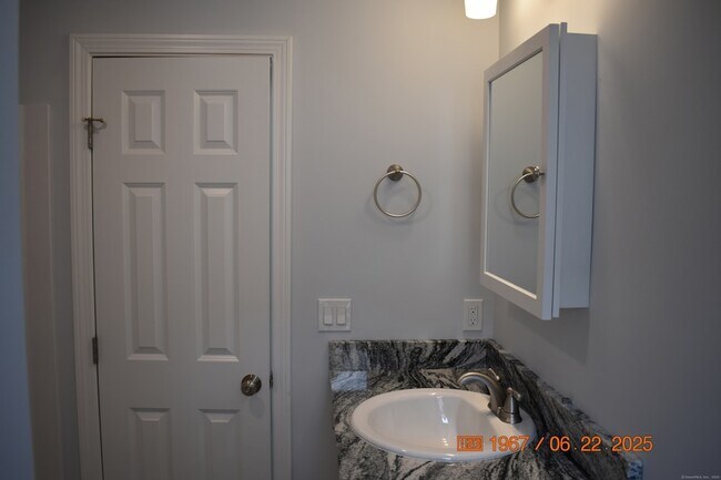 Building Photo - 41 Highland Ave