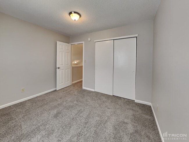 Building Photo - 1310 Kenwood Dr