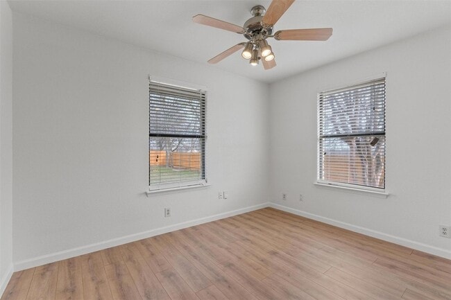 Building Photo - 209 E Rector St