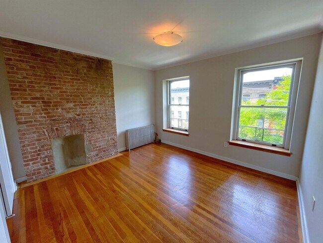 Building Photo - 129 Mercer St