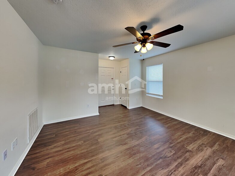 Building Photo - 6547 S Fairwind Pl