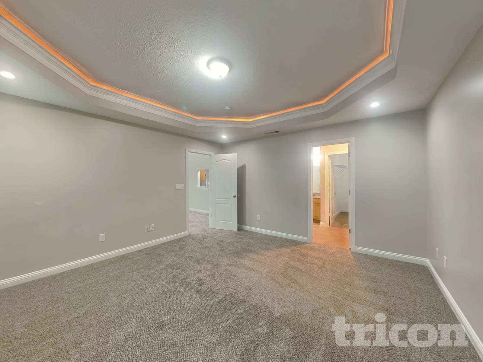 Building Photo - 4687 Bayview Dr