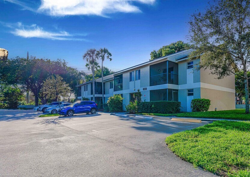 Building Photo - 105 Gardens Dr