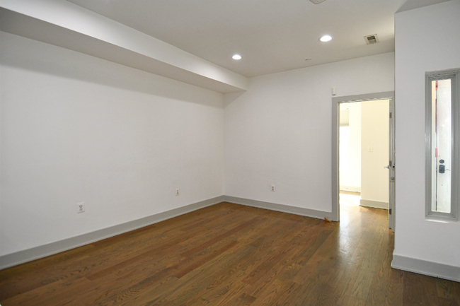 Building Photo - 1632 K St NW