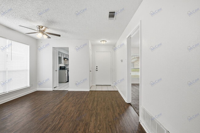 Building Photo - 2728 Westchester Dr