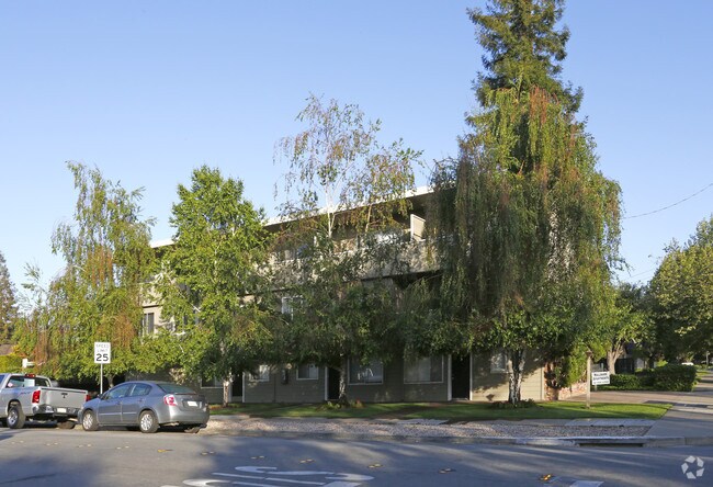 Building Photo - Hallmark Apartments