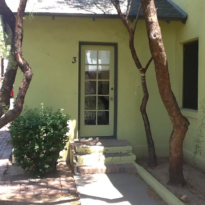 Building Photo - 312 W Lynwood St