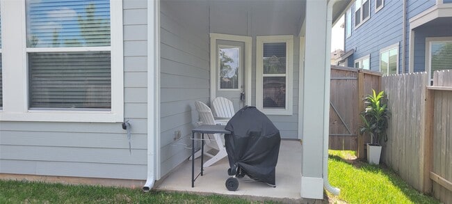 Building Photo - 347 E Coralburst Lp