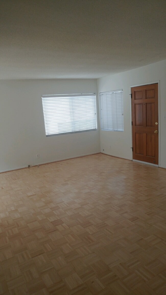 Building Photo - Fifth Street Apartments