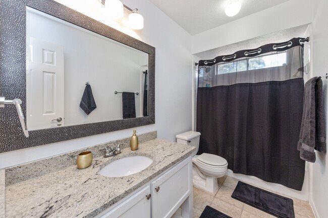 Building Photo - 15826 Jamie Lee Dr