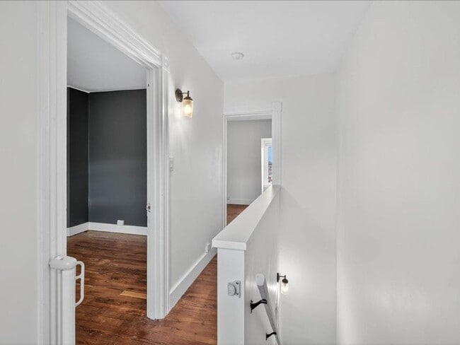 Building Photo - Gorgeous 4 Bedroom 2.5 Bathroom Available in Lancaster City