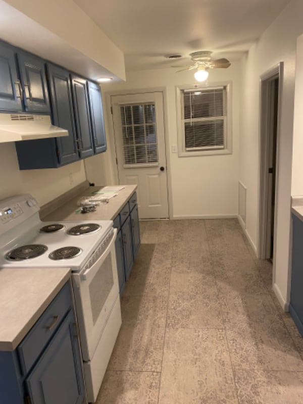 Building Photo - 902 Townline Rd