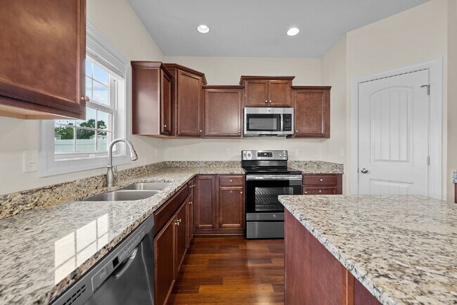 Building Photo - 304 Little Egret Ln