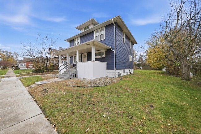 Building Photo - 18335 Sherman St