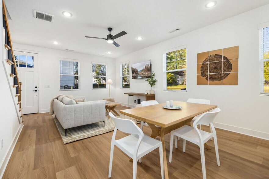 Building Photo - 1324 Van Buren Ave