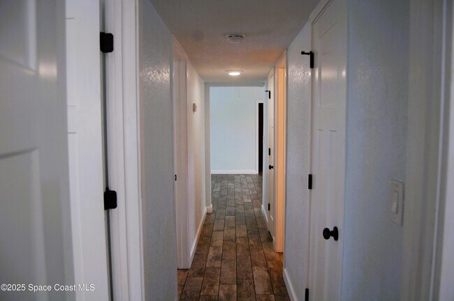 Building Photo - 360 Sabal Ave