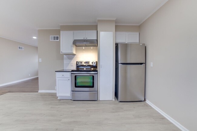 Building Photo - 2 Bed | 1 Bath