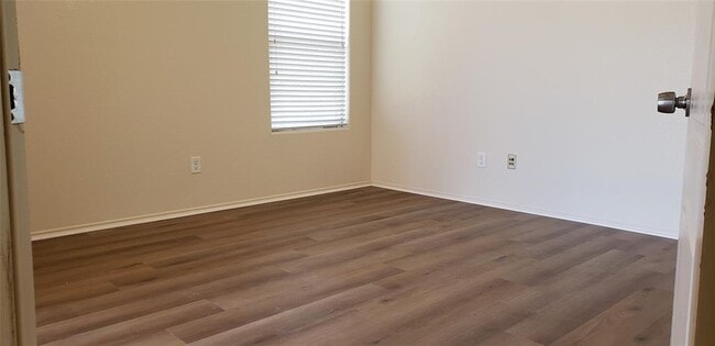 Building Photo - 1119 Desert Oasis Ln