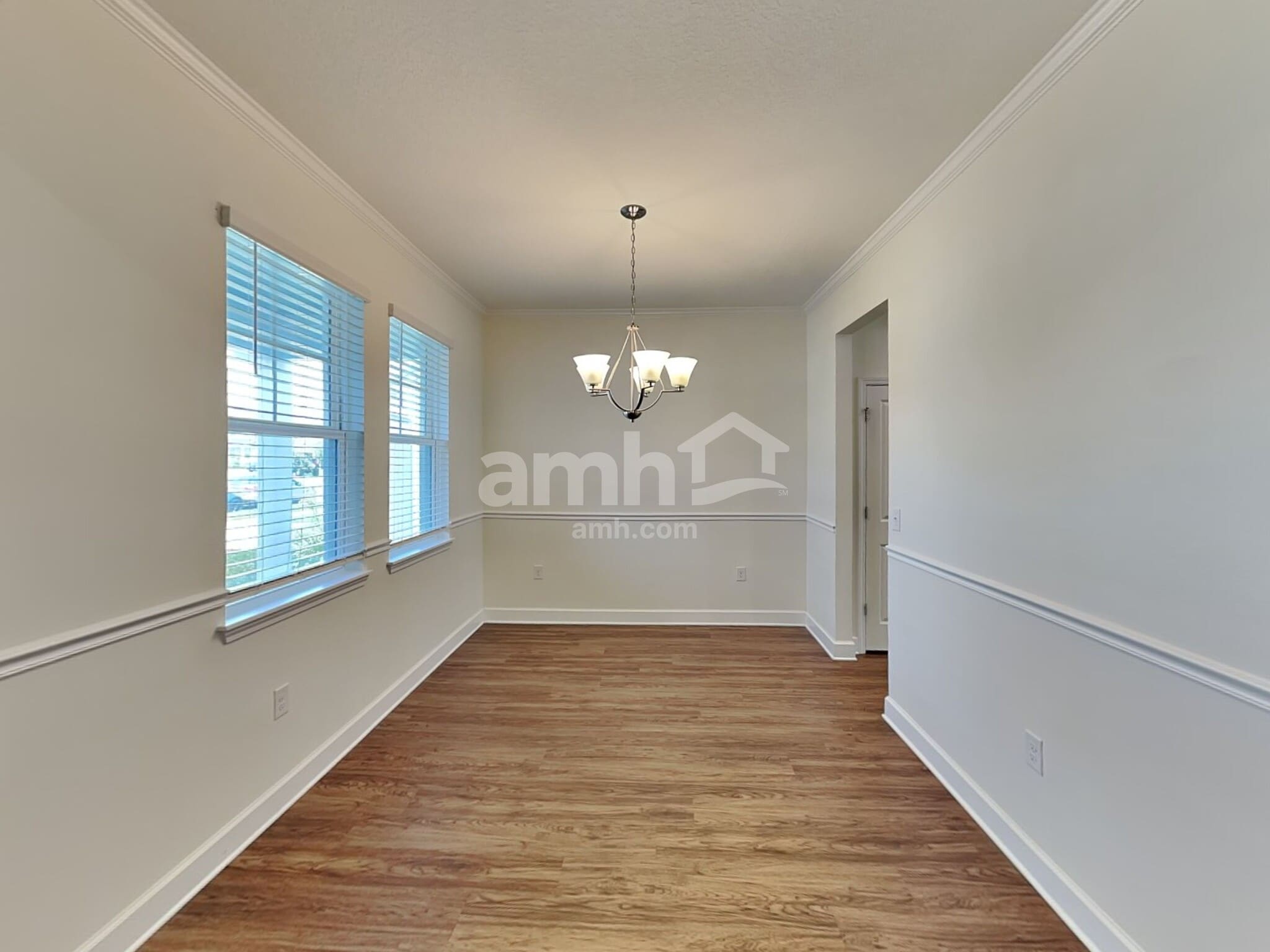 Building Photo - 323 Pine Terrace Dr