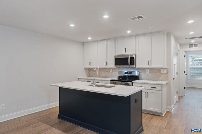 Building Photo - 2231 Leeham St