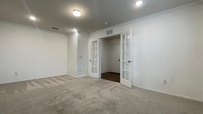 Building Photo - 1315 Binfield Dr
