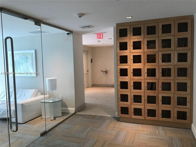 Building Photo - 951 Brickell Ave