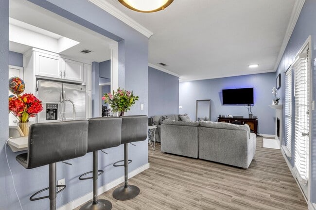 Building Photo - 8600 Coppertowne Ln