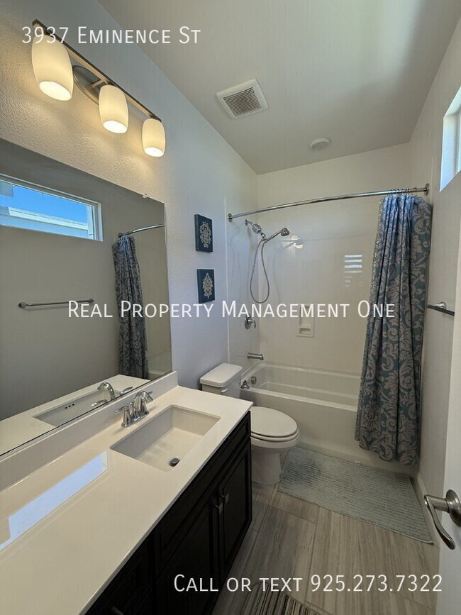 Building Photo - 3937 Eminence St
