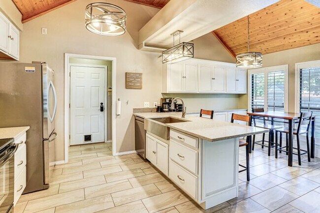 Building Photo - 3601 Medford Ct