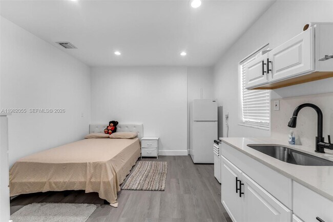 Building Photo - 149 Fern Way