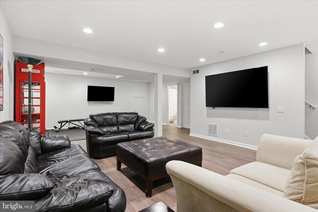 Building Photo - 408 Huntfield Ct NE