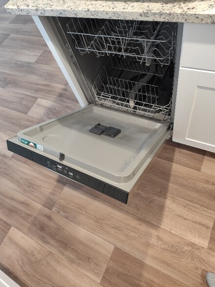 Building Photo - 2033 Osprey Isle Ln SW