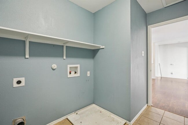 Building Photo - 13413 Lismore Ln